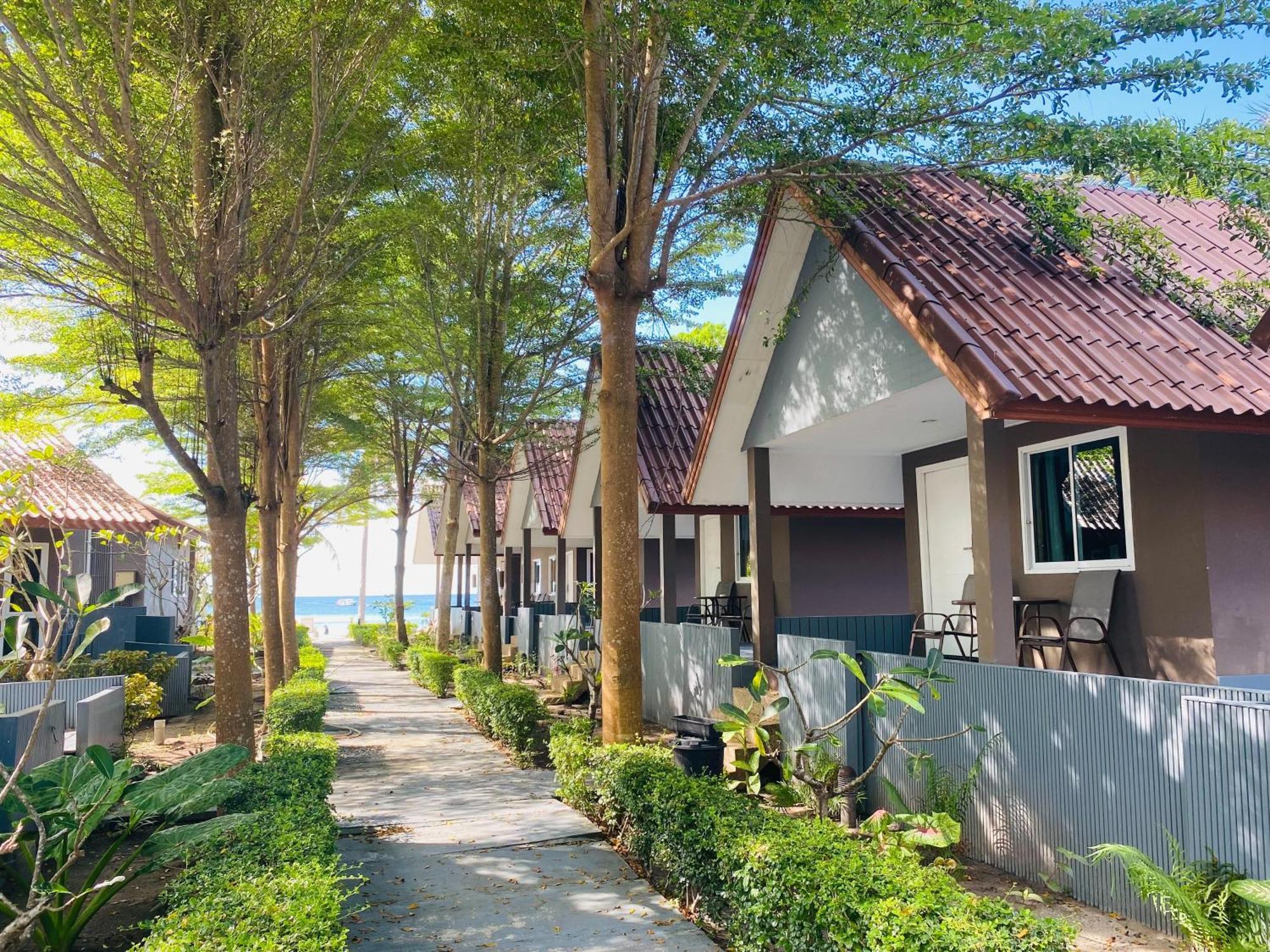 Bella Vista Beach Resort Koh Lipe Bagian luar foto