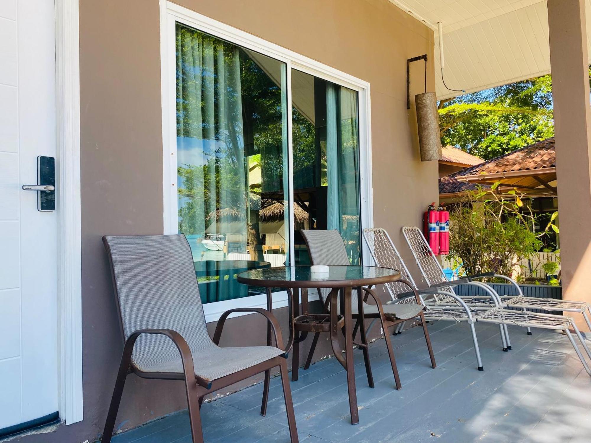 Bella Vista Beach Resort Koh Lipe Bagian luar foto