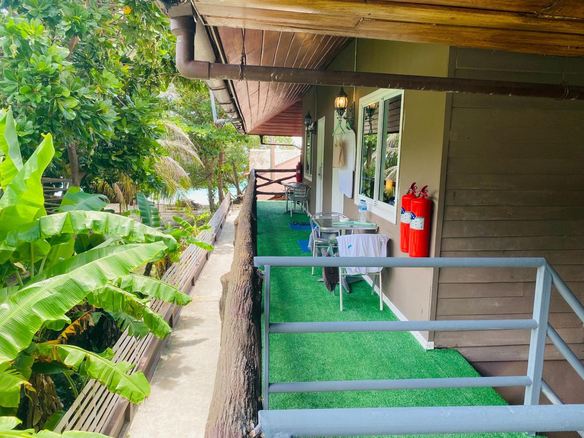 Bella Vista Beach Resort Koh Lipe Bagian luar foto