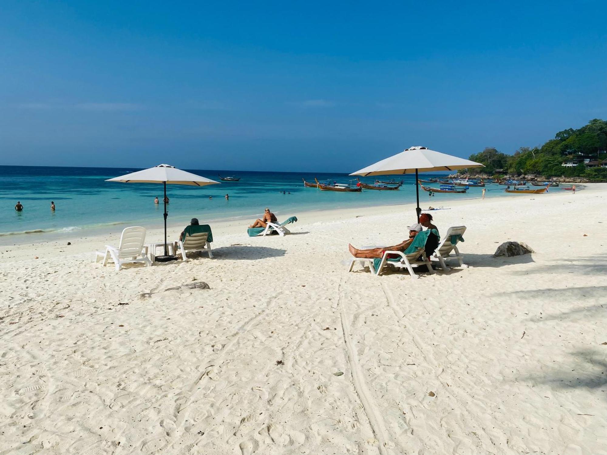 Bella Vista Beach Resort Koh Lipe Bagian luar foto