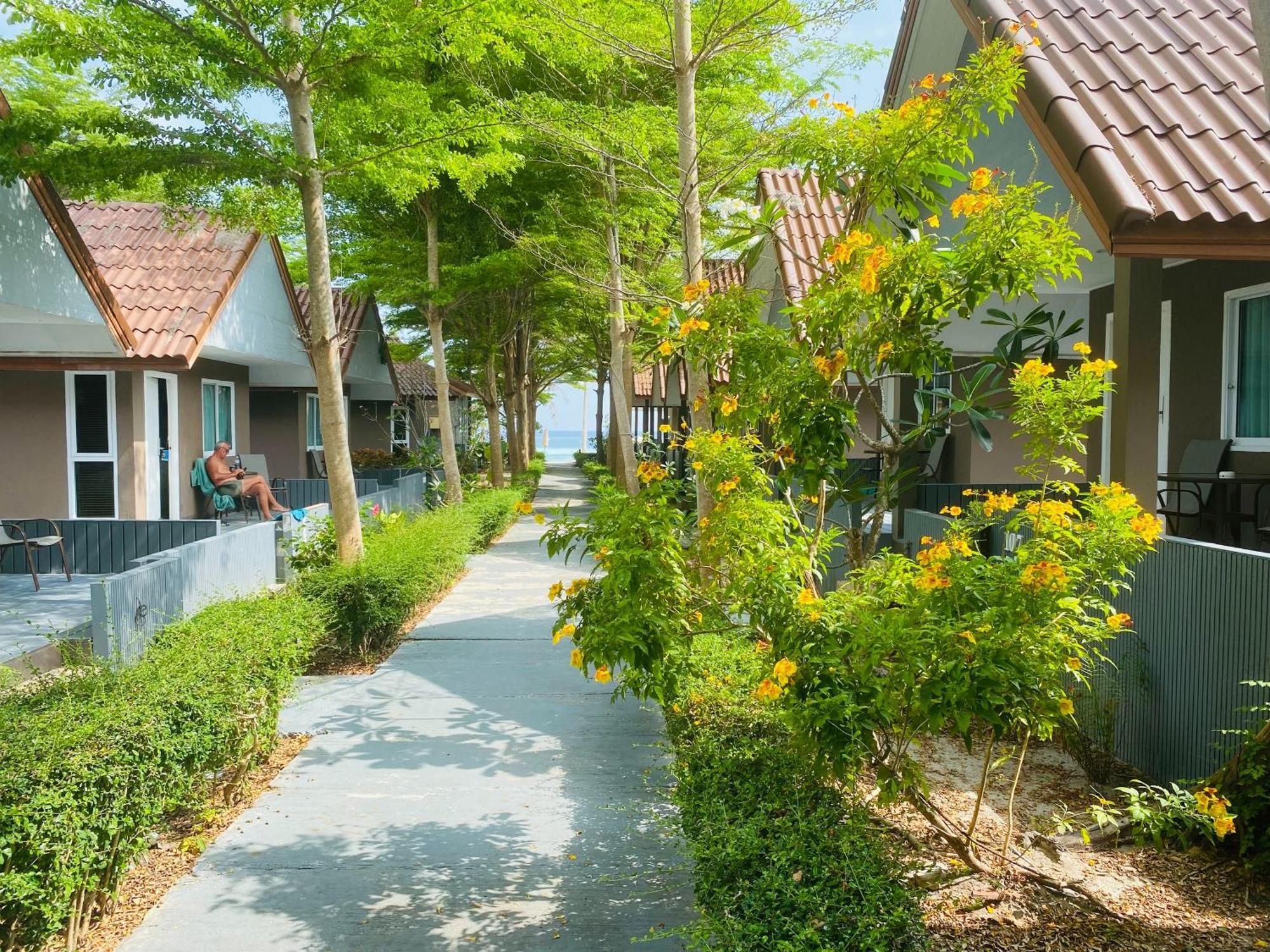 Bella Vista Beach Resort Koh Lipe Bagian luar foto